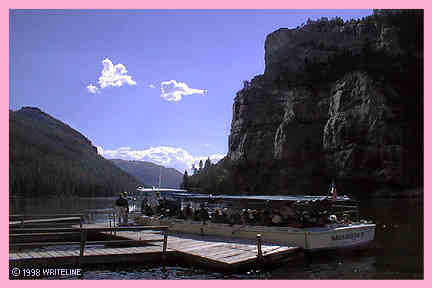 All images Copyright &copy; 1997 - 2000 WriteLine. All Rights Reserved. River Tour through Gates of the Mountains